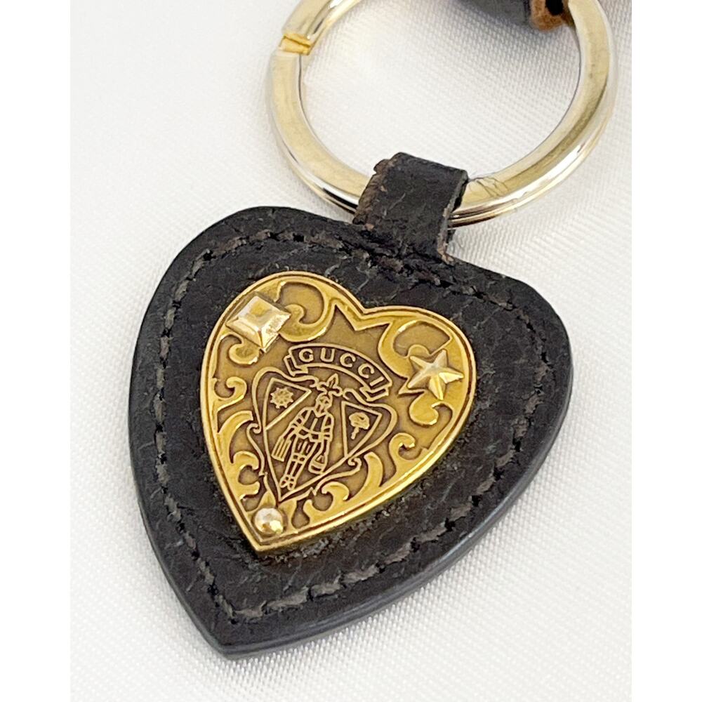 GUCCI Crest Emblem Key Chain Key Ring Brown Heart Shape Leather Rectangle - Picture 4 of 9